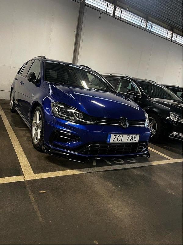 Blå Begagnad 2018 VW Golf VII R Kombi | 280 000 kr (Lite dyr) - Bild 1/1