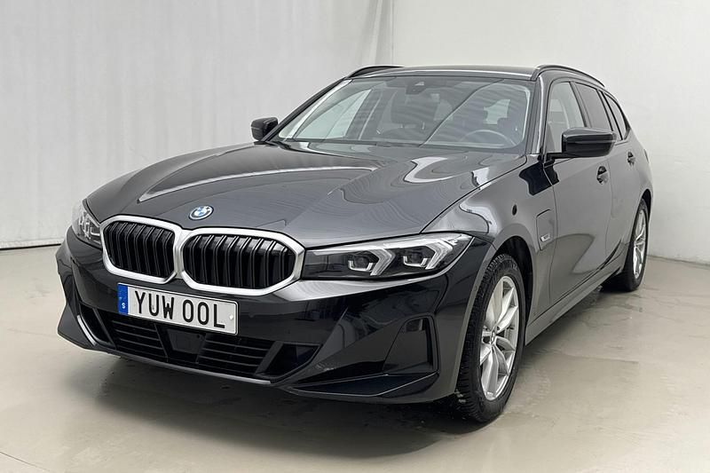 Svart Begagnad 2023 BMW 330 Kombi | 314 900 kr - Bild 1/4