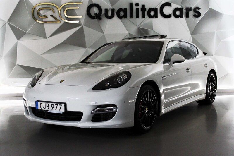 Vit Begagnad 2013 Porsche Panamera Turbo Sport Sedan | 389 900 kr (Marknadspris) - Bild 1/4