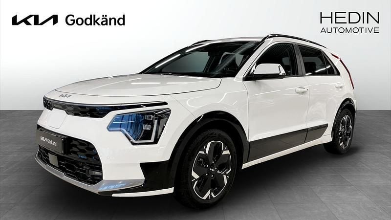 Vit (white) Begagnad 2022 Kia e-Niro SUV | 309 900 kr (Lite dyr) - Bild 1/4