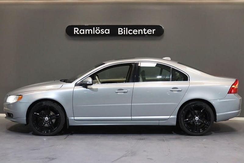 Silver Begagnad 2007 Volvo S80 Summum Sedan | 84 900 kr (Marknadspris) - Bild 1/4
