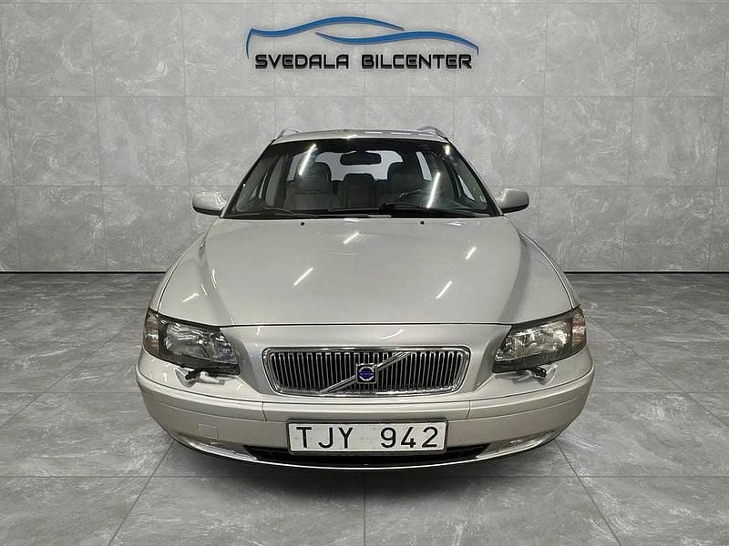 Begagnad Volvo V70 200 HK (147 kW) 2002 Ljusgrå Kombi