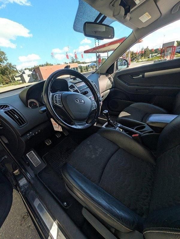Svart Begagnad 2008 Kia ProCeed 4 Halvkombi | 39 000 kr (Dyr) - Bild 1/4