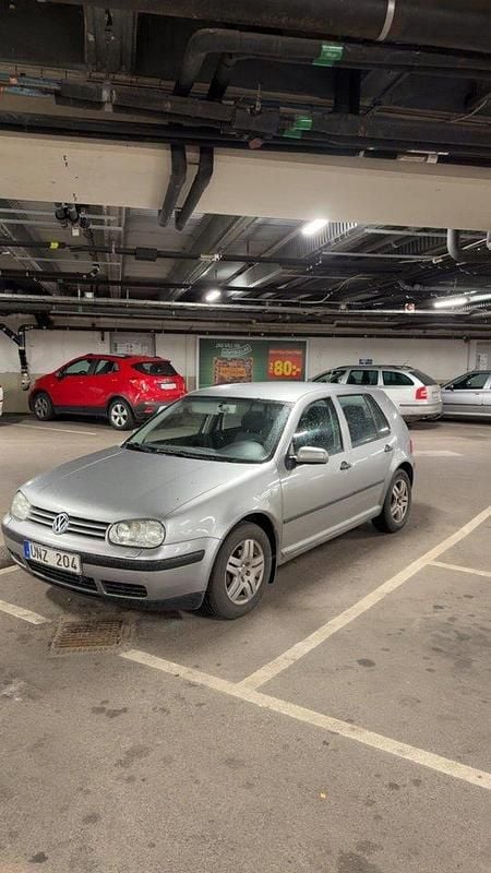 Grå Begagnad 2004 VW Golf IV Ocean Halvkombi | 6 500 kr (Superpris) - Bild 1/4