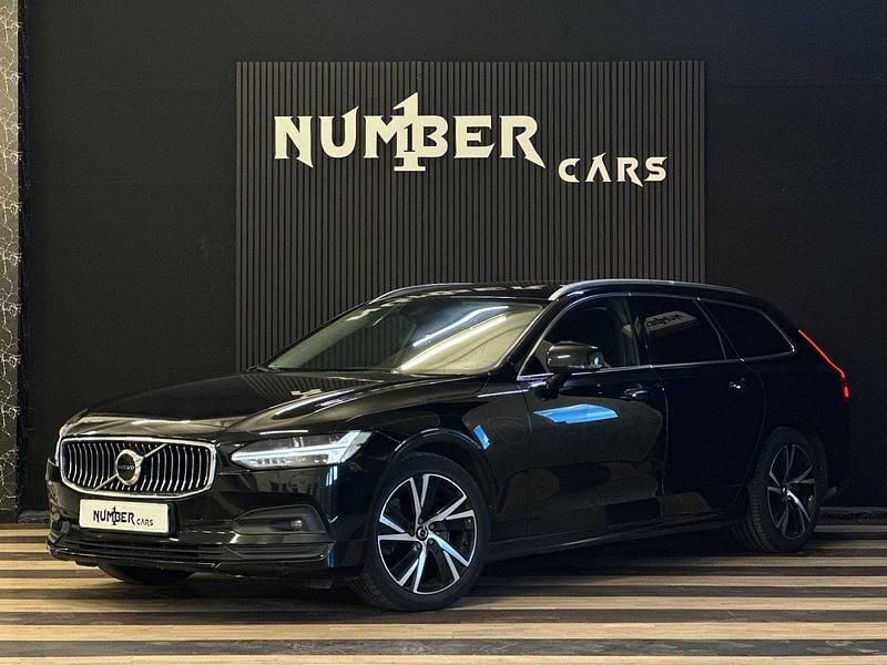 Svart Begagnad 2020 Volvo V90 Momentum Kombi | 129 900 kr - Bild 1/4