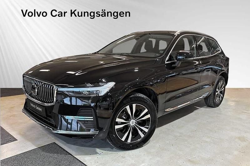 Svart Begagnad 2025 Volvo XC60 Core SUV | 509 900 kr (Bra pris) - Bild 1/3