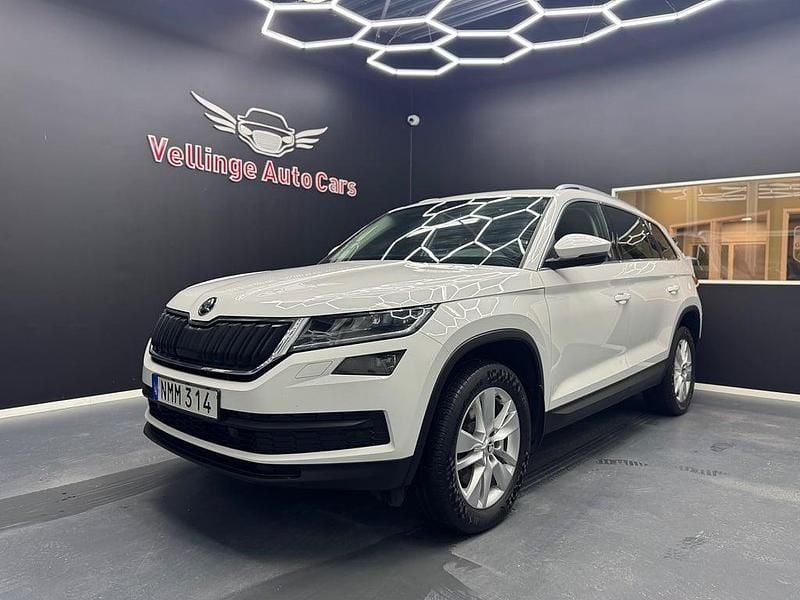 Vit Begagnad 2018 Skoda Kodiaq Business Line SUV | 194 900 kr (Marknadspris) - Bild 1/4