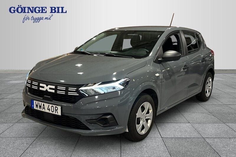 Grå Begagnad 2023 Dacia Sandero Essentiel Halvkombi | 159 000 kr (Marknadspris) - Bild 1/3
