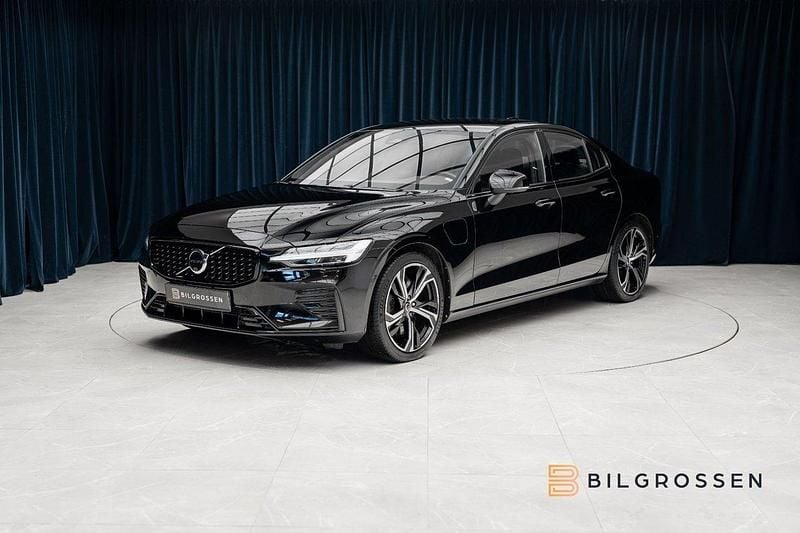 Svart Begagnad 2023 Volvo S60 Plus Sedan | 479 900 kr (Marknadspris) - Bild 1/4