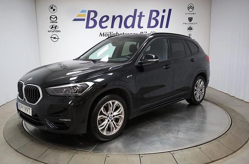Begagnad BMW X1 Sport Line 220 HK (161 kW) 2021 Svart SUV