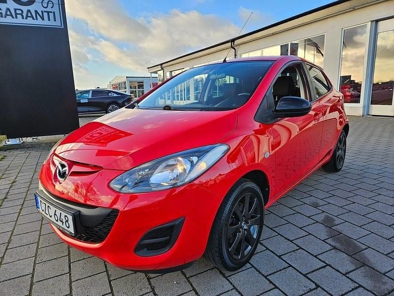 True red Begagnad 2014 Mazda 2 Color Halvkombi | 78 000 kr (Marknadspris) - Bild 1/4