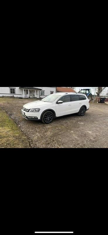 Vit Begagnad 2015 VW Passat Alltrack Kombi | 110 000 kr (Bra pris) - Bild 1/4