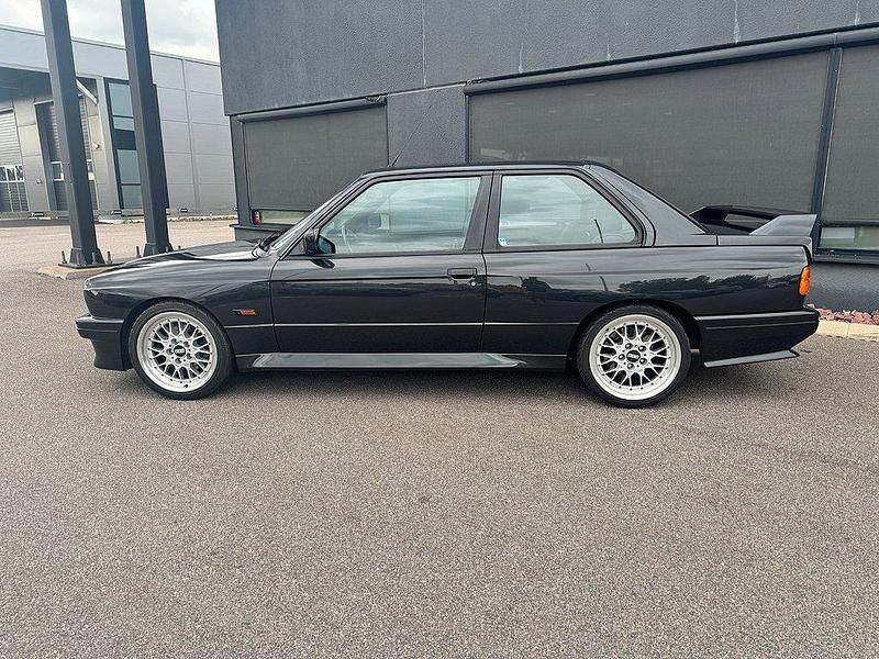Begagnad BMW M3 194 HK (142 kW) 1987 Mörkgrå Sedan