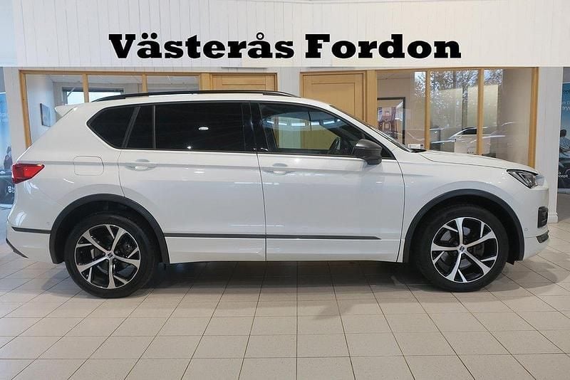 Vit Begagnad 2020 Seat Tarraco FR SUV | 275 900 kr (Marknadspris) - Bild 1/4