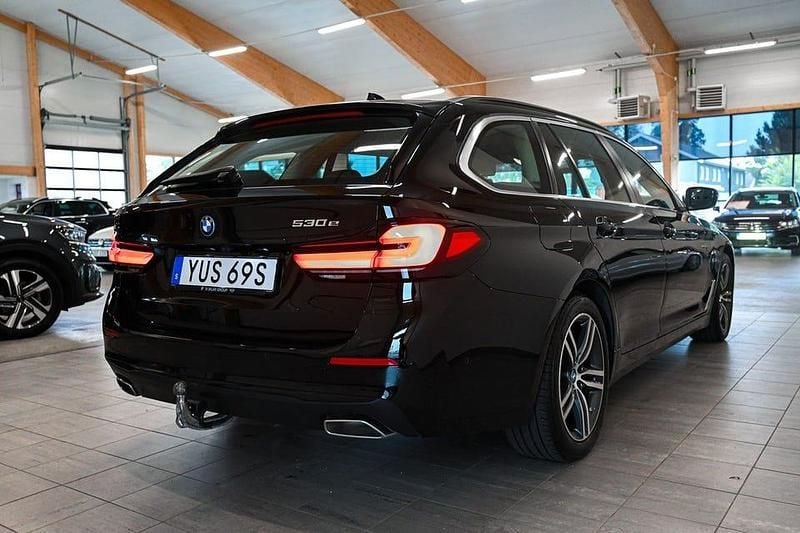 Begagnad BMW 530 292 HK (214 kW) 2023 Svart Kombi