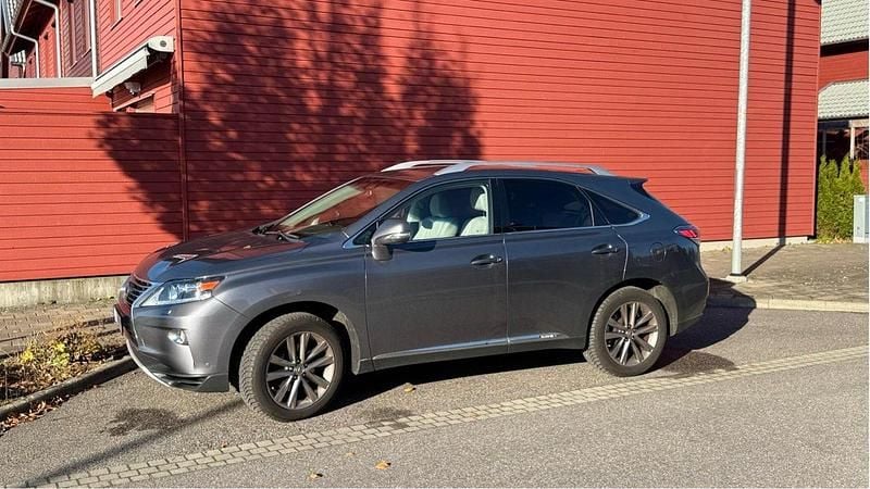 Grå Begagnad 2014 Lexus RX450h Luxury Line SUV | 170 000 kr (Bra pris) - Bild 1/4