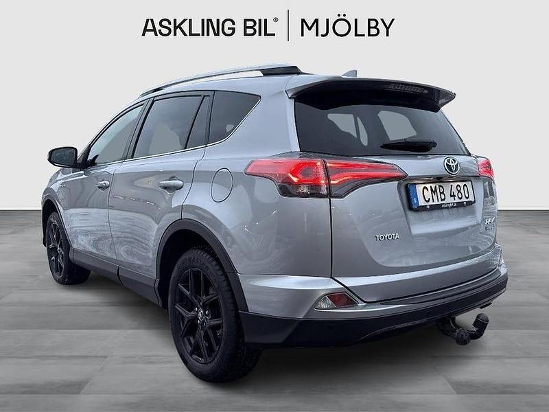 Begagnad Toyota RAV4 Hybrid Edition 197 HK (144 kW) 2018 Silver SUV