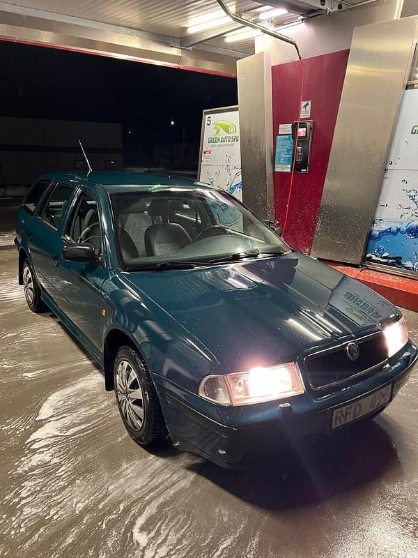 Begagnad Skoda Octavia 101 HK (74 kW) 2000 Kombi