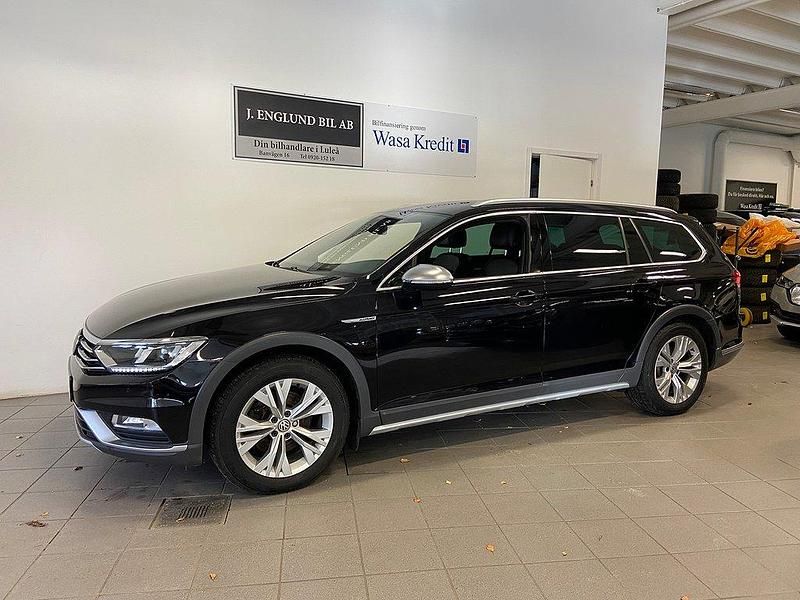 Svart Begagnad 2018 VW Passat Alltrack Kombi | 189 900 kr (Marknadspris) - Bild 1/4