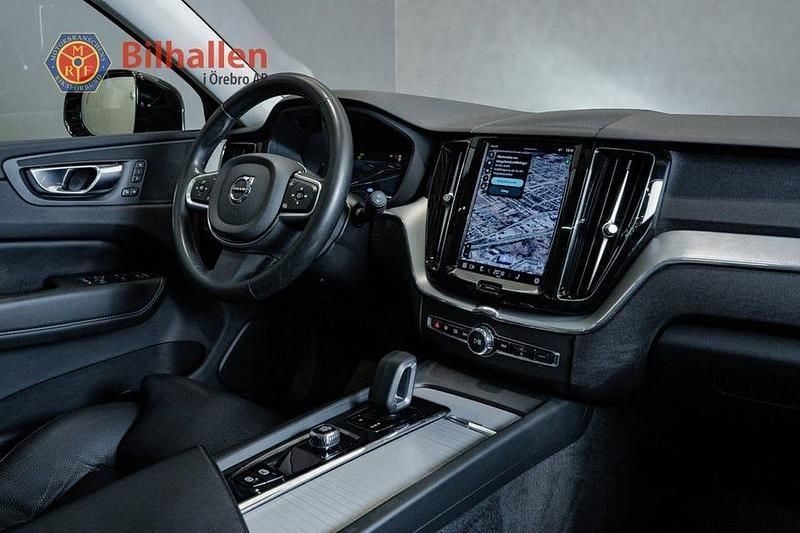 Begagnad Volvo XC60 Core 350 HK (257 kW) 2023 Svart SUV