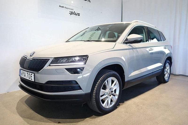 Grå Begagnad 2019 Skoda Karoq Style SUV | 224 900 kr (Marknadspris) - Bild 1/3