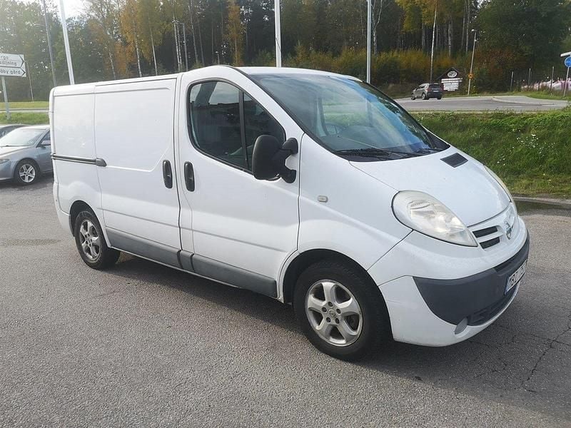 Vit Begagnad 2012 Nissan Primastar Minibuss | 45 000 kr (Superpris) - Bild 1/4