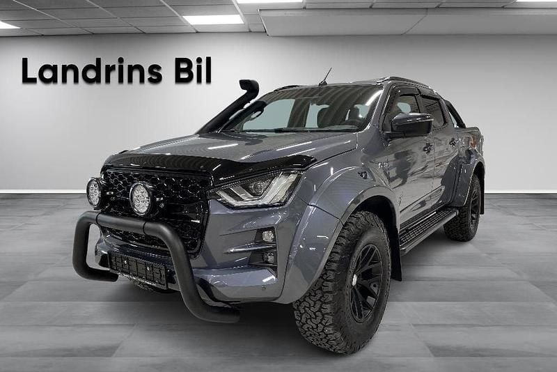 Grå Begagnad 2024 Isuzu D-Max Pickup | 918 750 kr - Bild 1/4