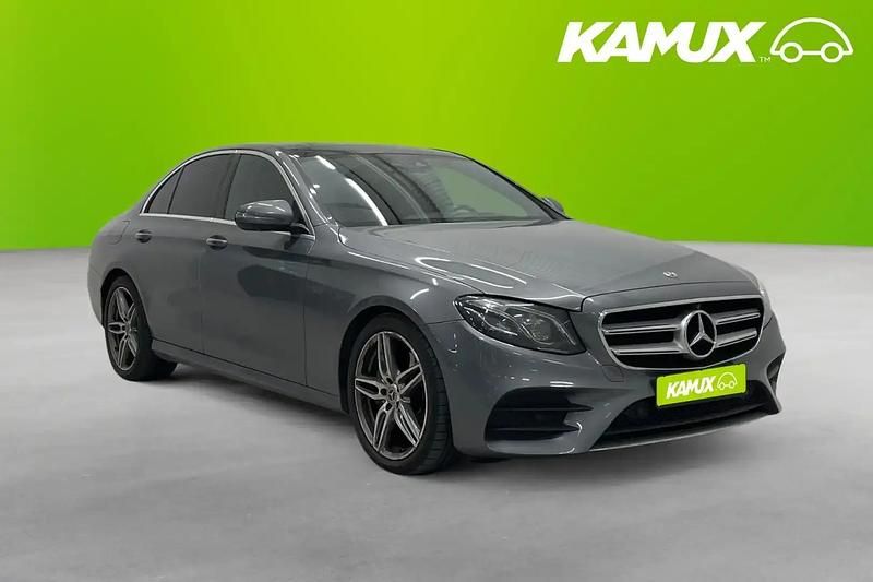 Silver/grå Begagnad 2019 Mercedes E220 Sedan | 334 800 kr (Lite dyr) - Bild 1/3