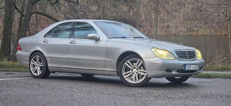 Begagnad Mercedes S500 306 HK (225 kW) 2001 Silver Sedan