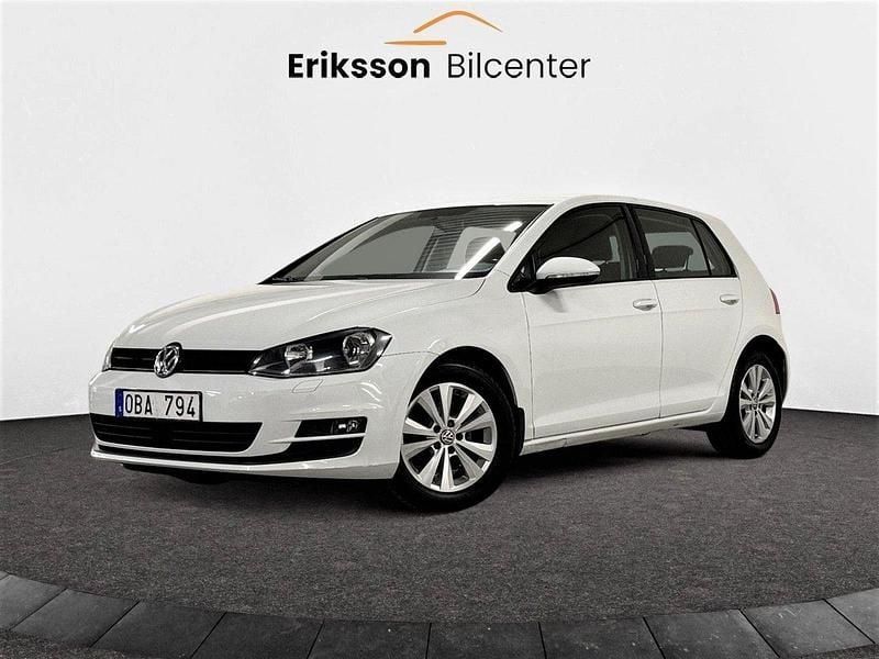 Vit Begagnad 2013 VW Golf VII Halvkombi | 64 900 kr (Marknadspris) - Bild 1/4