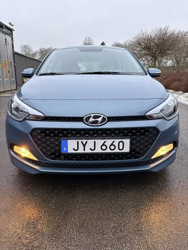 Begagnad Hyundai i20 101 HK (74 kW) 2017
