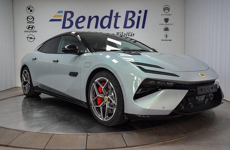 Boreal grey metallic Begagnad 2024 Lotus Emeya Halvkombi | 1 175 000 kr - Bild 1/4
