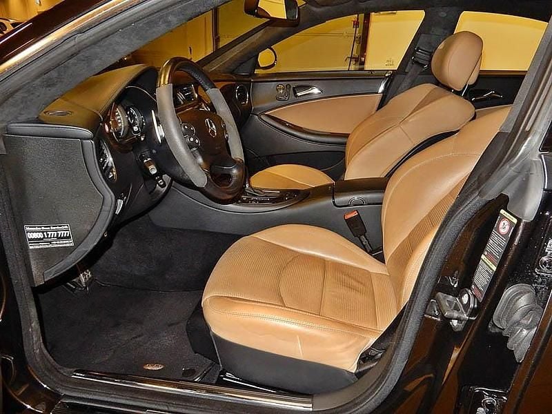 Begagnad Mercedes CLS63 AMG AMG 514 HK (378 kW) 2006 Svart Sportkupé