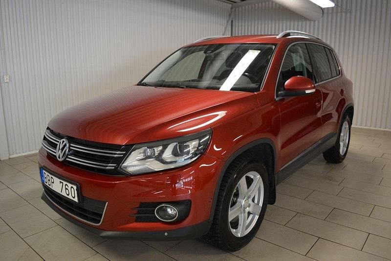Röd Begagnad 2014 VW Tiguan Sportline SUV | 109 000 kr (Bra pris) - Bild 1/3