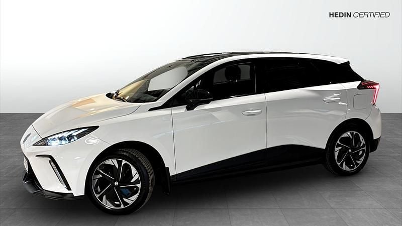 Vit Begagnad 2022 MG MG4 EV Luxury Halvkombi | 259 900 kr (Lite dyr) - Bild 1/4