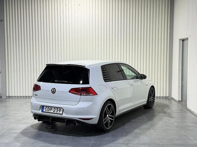 Begagnad VW Golf VII GTI 230 HK (169 kW) 2014 Vit Halvkombi