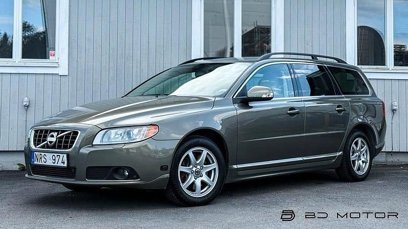 Grön Begagnad 2010 Volvo V70 Momentum Kombi | 99 900 kr (Marknadspris) - Bild 1/4