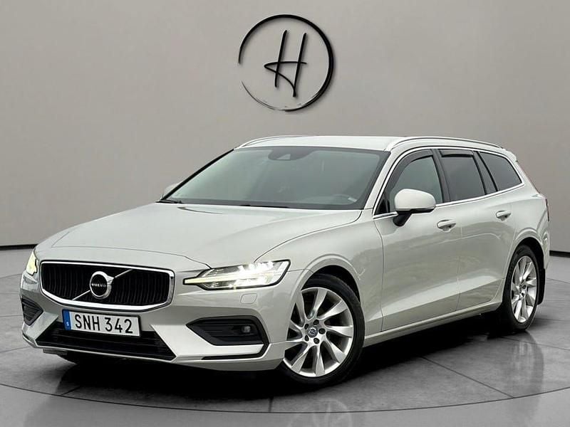Begagnad Volvo V60 Momentum 190 HK (139 kW) 2018 Vit Kombi