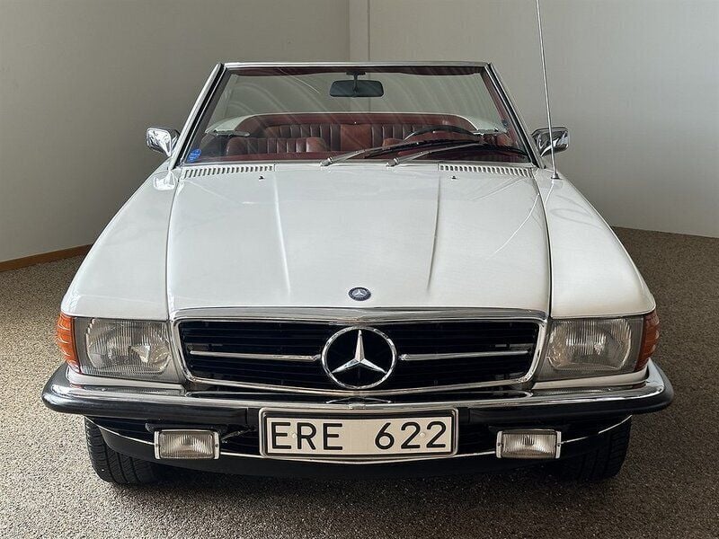 Begagnad Mercedes SL350 200 HK (147 kW) 1972 Vit Cab
