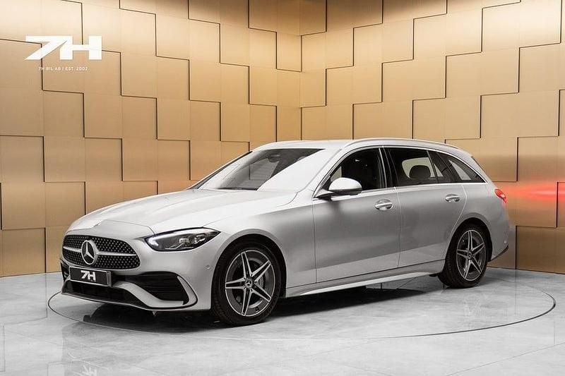 Silver Begagnad 2024 Mercedes C200 AMG line Kombi | 429 900 kr (Marknadspris) - Bild 1/1