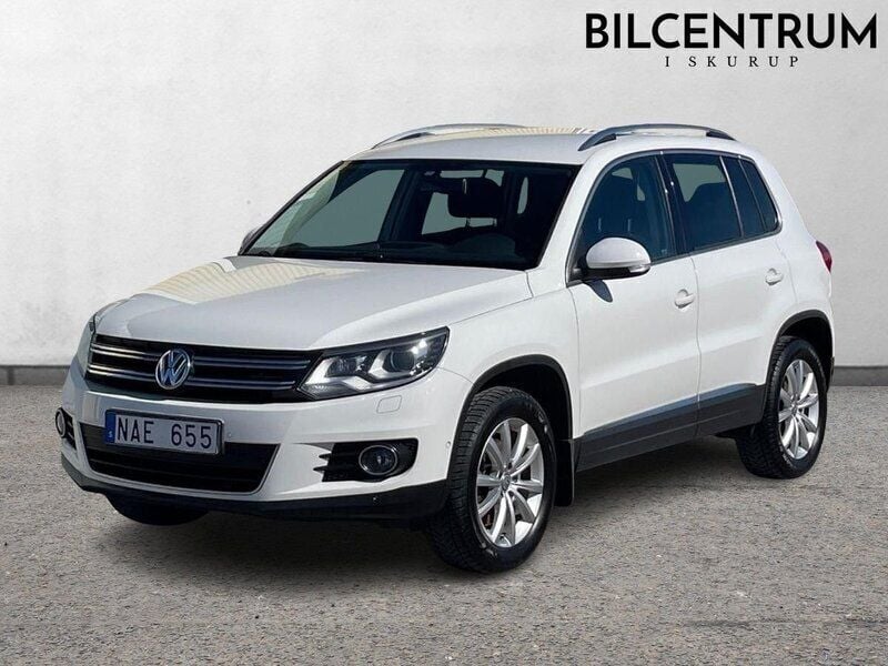 Vit Begagnad 2012 VW Tiguan Sport SUV | 99 900 kr (Marknadspris) - Bild 1/4