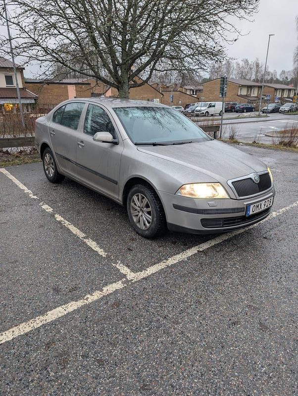 Begagnad 2007 Skoda Octavia Halvkombi | 15 000 kr (Bra pris) - Bild 1/4