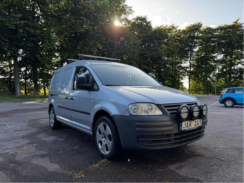 Silver Begagnad 2010 VW Caddy Maxi Minibuss | 39 500 kr (Bra pris) - Bild 1/4
