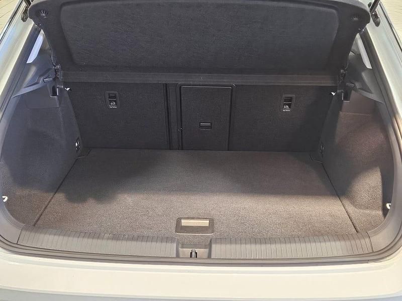 Begagnad VW T-Roc 110 HK (80 kW) 2023 Vit SUV