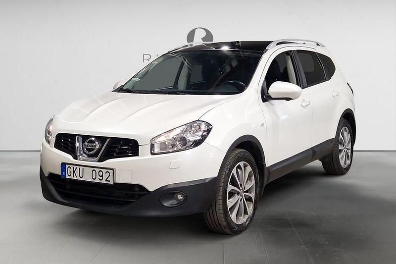 Vit Begagnad 2013 Nissan Qashqai +2 360º SUV | 114 900 kr (Marknadspris) - Bild 1/3