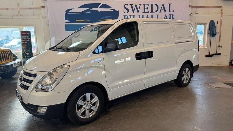 Vit Begagnad 2016 Hyundai H-1 Minibuss | 129 800 kr (Dyr) - Bild 1/4