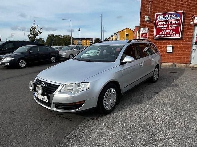 Silver Begagnad 2010 VW Passat Trendline Kombi | 40 000 kr (Marknadspris) - Bild 1/4