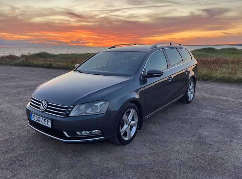 Grå Begagnad 2011 VW Passat GT Kombi | 87 500 kr (Marknadspris) - Bild 1/4