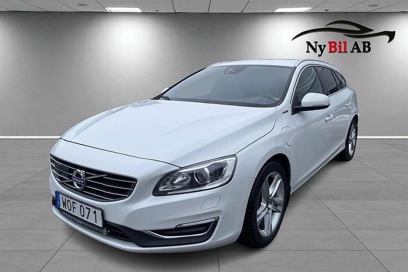 Begagnad Volvo V60 288 HK (211 kW) 2016 Vit Kombi