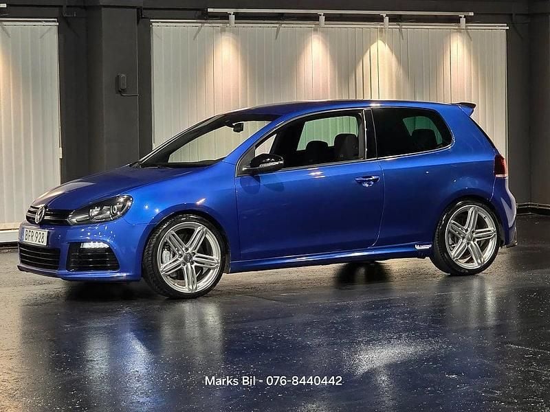 Begagnad VW Golf VI R 271 HK (199 kW) 2010 Blå Halvkombi